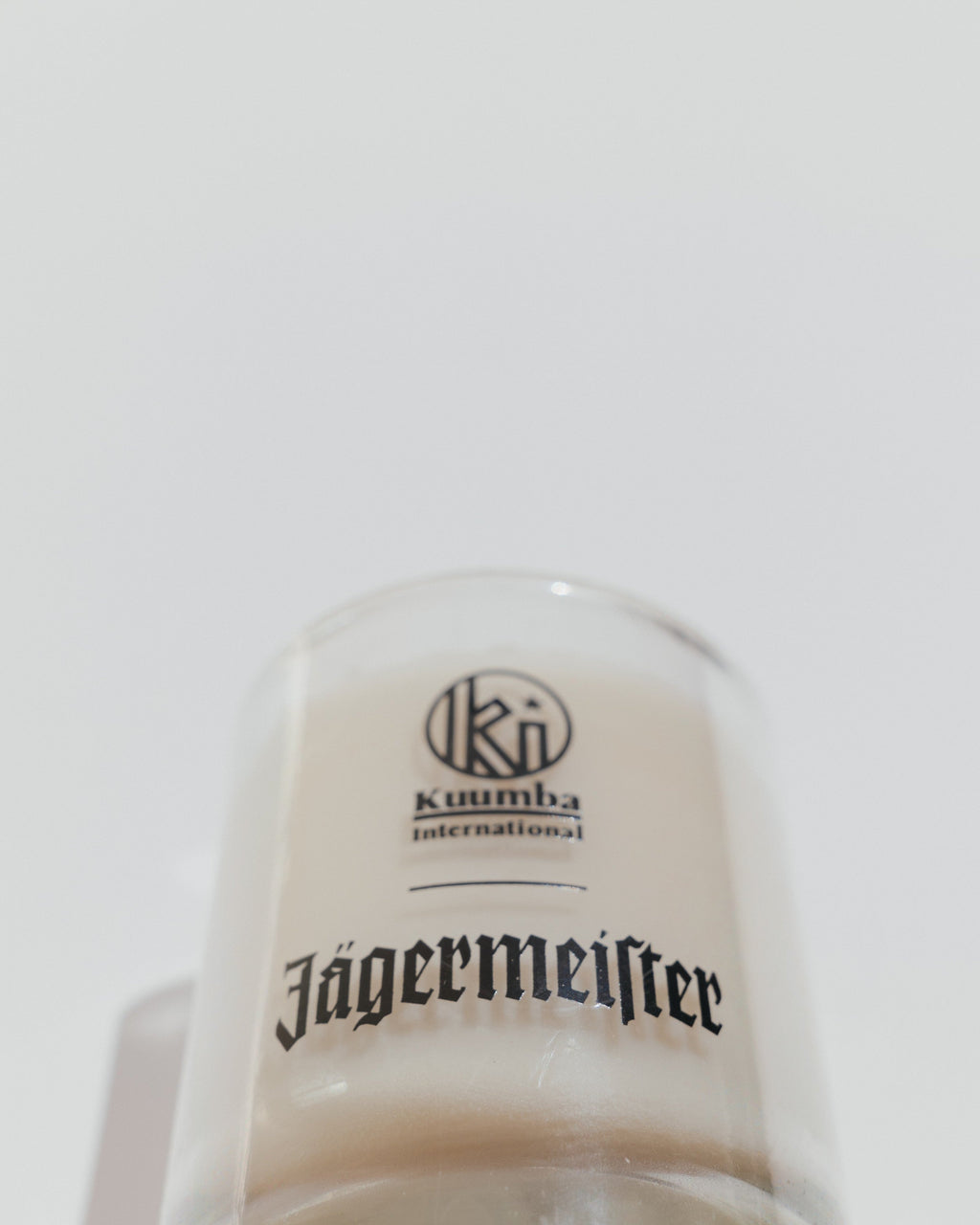 Candela Jägermeister vista verticalmente dall'alto