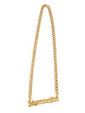 Collana con catena dorata e pendente 'Jägermeister'.