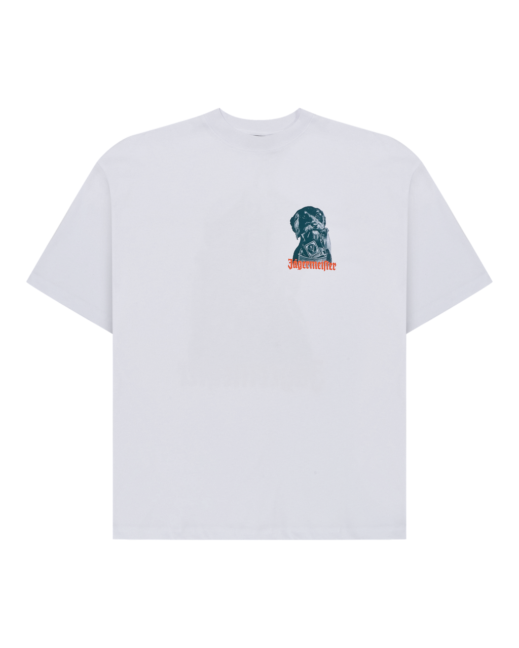 T-shirt bianca con una grafica sul petto su sfondo bianco