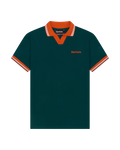 Polo verde Jägermeister con accenti arancioni.