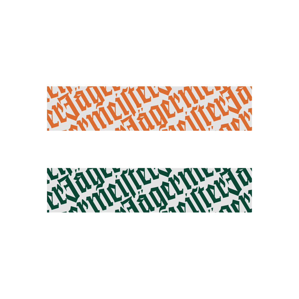 Due design con motivo testuale Jägermeister su sfondo bianco