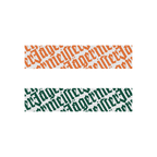 Due design con motivo testuale Jägermeister su sfondo bianco