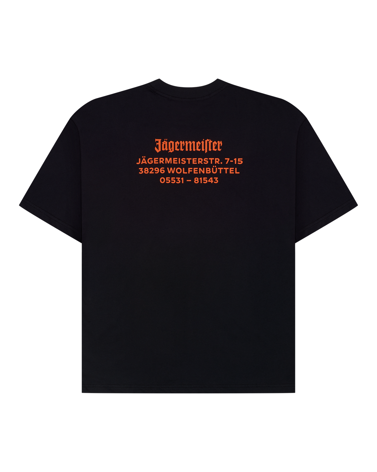 T-shirt nera con wordmark Jägermeister arancione e indirizzo sul retro.