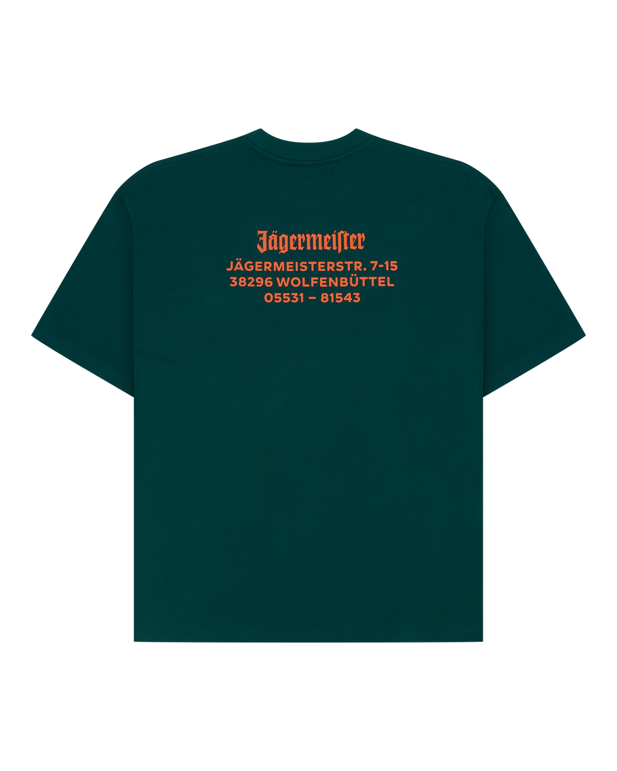T-shirt verde con wordmark Jägermeister arancione e indirizzo sul retro.