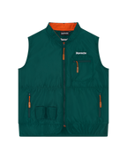 Gilet tattico Jägermeister verde con dettagli arancioni.